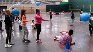 PELOTAS GIGANTES Y BALONCODO (5º primaria)