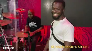 THE HOTTEST MAKOSSA PRAISE IN THE WHOLE WORLD THIS BASS PLAYER IS THE KING OF BASSMAKOSSA/MUST WATCH