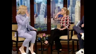 cate blanchett is physically incapable of high fiving