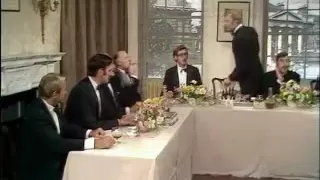 Monty Python Royal Society for Putting Things on top of other things  legendas