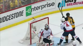 Gotta See It: Kessel stretches around Holtby for 2nd goal