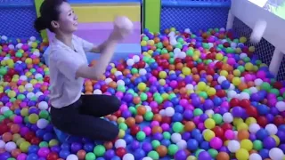 Interactive Ball Pool Projection Games