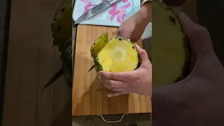 How to cut Pineapple 🍍 safely …..how to cut pineapple.