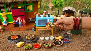 Delicious Miniature PIZZA Recipe - In OVEN | Best Of Miniature Cooking | Veg Pizza | The Tiny Foods