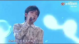 翟潇闻再次唱《和你》了！！solo后的首个舞台，好温柔好好听[打call]#翟潇闻 重庆解放碑#  #翟潇闻再唱和你#