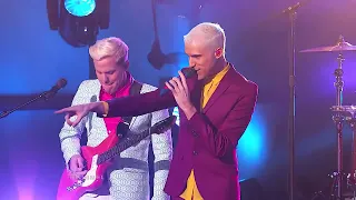 Neon Trees- Sleeping With A Friend (Live At Jimmy Kimmel Live!) HD