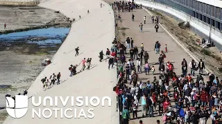 Caos en frontera con Tijuana: Cientos de migrantes de la caravana intentan cruzar a la fuerza a EEUU