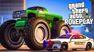 BIGGEST MONSTER TRUCK VS COPS - GTA RP