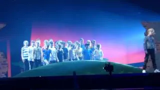 Måns Zelmerlöw "Heroes" @ Eurovision 2016 dress rehearsal (Semi-Final 1) | wiwibloggs