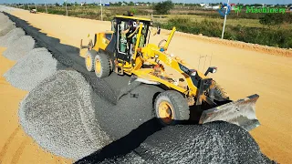 Excellent Technique Operator LiuGong Motor Grader Spreading Gravel Activities Foundation New Roads
