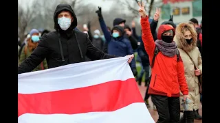 В Минске милиция разогнала участников “Марша против фашистов” светошумовыми гранатами