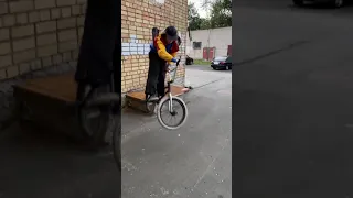 Bmx barspin trick