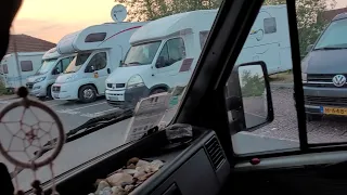 Je ne sais pas pourquoi je m'obstine à aller sur les Aires pour Camping-car ! 😒 #vanlife