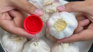 原來剝大蒜皮這麼簡單，只需1個瓶蓋就搞定，1分鐘剝一大盤，快速去皮不費勁 Peel garlic, just one bottle cap is enough, tips