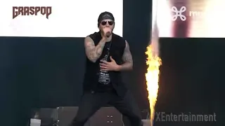 M.Shadows Helps Passed Out Fan | Graspop 2018 Avenged Sevenfold @avengedsevenfold