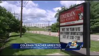 Deputies arrest teacher accused of having sex with students