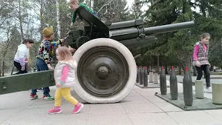 Rusya'da zafer parkina geldim. park vlogu ama burada salincak yerine tank var😱