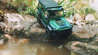 Traction Hobby Mercedes G550 Brabus Green Body Big Scale in Nature Adventure Crawling