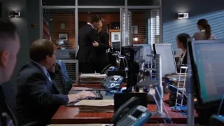 Bones 9x04 - Booth kisses Brennan in front of his office