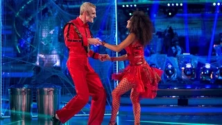 Jeremy Vine & Karen Clifton Salsa to 'Thriller' - Strictly Come Dancing:  2015