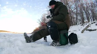 Эта лунка сделала мне рыбалку! Декабрьская рыбалка на Оби.