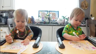 Twins try color diffusing paper!