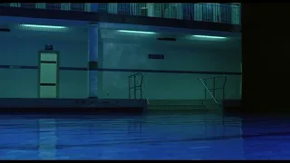 Three Colours: Blue (1993) by Krzysztof Kieslowski, Clip: Julie, swimming - again and disappears...