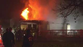 HFD: 2 people killed in house fire in SE Houston