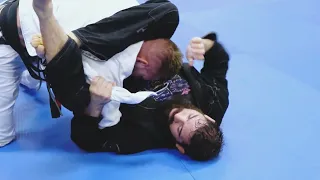 Gordon Ryan ALMOST TAPS To A Triangle in the Gi