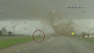 Truck gets caught in Texas tornado, drives away like nothing happened