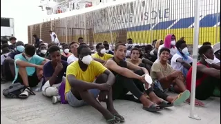Более 4 тыс. мигрантов прибыло на остров Лампедуза