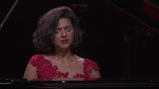 Khatia Buniatishvili plays Händel's Menuet in G Minor