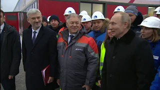 Президент России Владимир Путин открыл трассу М-11
