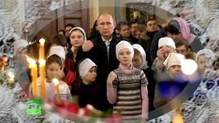 Президент Путин со странным выражением лица без вдохновения стоял в церкви на служении в Рождество