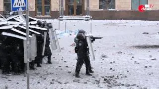 22 січня: Грушевського палає, Беркут б'є людей, активісти тримають оборону (відео)