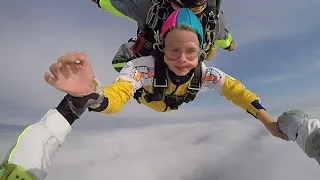 Славик 10 лет Первый прыжок с парашютом тандем Киев Чернигов