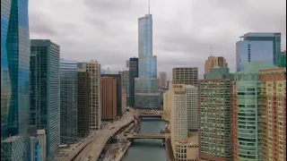 Time lapse down the Chicago River toward Trump Tower