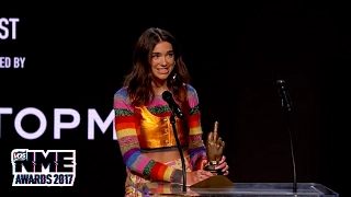 Dua Lipa wins Best New Artist at the VO5 NME Awards 2017