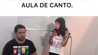 Cantora de 11 anos treinando  música do filme ALADDIN na  AULA DE CANTO - Charles Cardoso