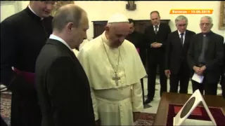 Российские СМИ солгали о медали для Путина от Папы Римского