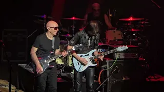 Steve Vai & Joe Satriani playing "Enter Sadman" at The Belk Theater. Final song of the concert