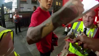 LIVERPOOL FC PLAYERS SIGN AUTOGRAPHS FOR US AFTER PALACE MATCH 20/08/19