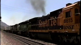 Union Pacific 3985 southbound at Cajon, and additional freights also seen, 8-6-00