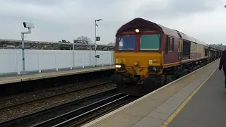 Trains at Peckham Rye 30/3/22
