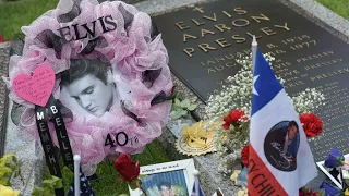 On This Day: Elvis Presley, the "King of Rock and Roll" dies