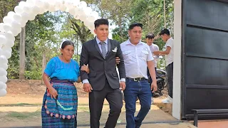 Vean😱 Que Elegante Llegó El Novio Isaias🤵‍♂️ A Su Boda Acompañado De Su Abuelita Y De Noe