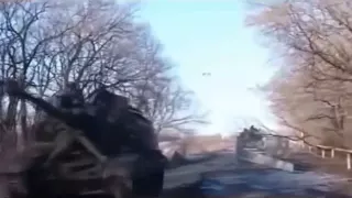 Война на Украине Российская артиллерия идет в Дебальцево Debaltseve  SAU column MSTA Ukraine War