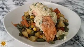 Lachs mit Gemüse und schmackhafte Soße! Ein unglaubliches Rezept!