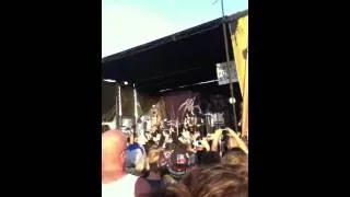 Black Veil Brides New Song "Let You Down" LIVE at Vans Warp