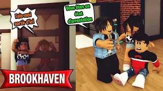 UNE FOLLE 🤪 S'INVENTE UNE VIE ... ELLE CROIT QU'ON EST EN COUPLE 💑 | ROBLOX BROOKHAVEN MINI FILM RP